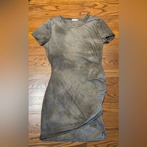 La Miel Boutique Short Sleeve Crewneck TShirt Dress Brown Charcoal Gray Medium